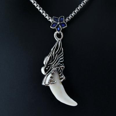 China YX003 Tibetan Bone Necklace Amulet Pendant Necklace Stainless Steel Fang Choker Vintage Silver Fake Wolf Tooth Necklace For Gift for sale