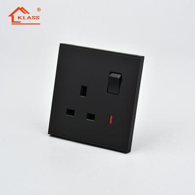 China Residential High Quality Classic 13A / General Purpose BS Socket With Switch Wholesale Price Flame Resisted Commercial And Home Use for sale