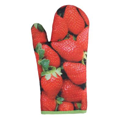 China Traditional Strawberry-fruit thermal oven gloves pink oven gloves potholder cottondouble resistance oven glove for sale