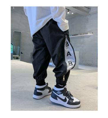 China Fashion Anti-Pilling Kids Baby Boy Teen Pants Loose Casual Cargo Jogger Straight Pants With Letter Design for sale