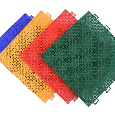 China Modern outdoor floor tiles playground,basketball court,swimming pool pp plastic interlocking floor from YHX factory 305*305*15.5mm for sale