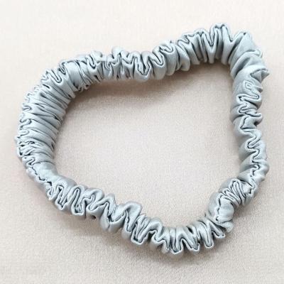 China Fashion 16 momme Christmas mulberry silver silk hair scrunchies 100% silk hair scrunchies for sale