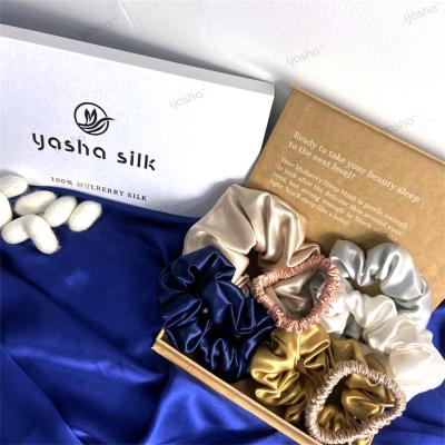 China Fashion Customized Oversized Custom Scrunchies 22Momme Silk Scrunchies 100% Silk Hair Scrunchies for sale