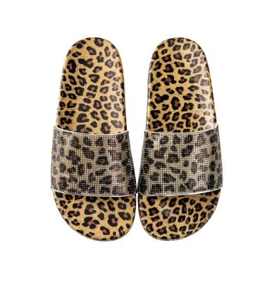 China Newest design fashion trend design bulk shopping custom women slippers sandals beach female slippers and sandals for sale