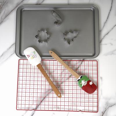 China Sustainable Baking Set Carbon Steel Baking Tray Set Spatula Christmas Cookie Cutter Set Kitchen Accessories for sale