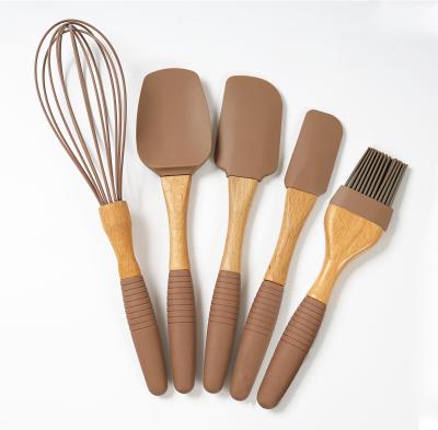 China Sustainable Food Grade Baking Spatula Set Wooden Handle Silicone Spatula Cake Tools for sale