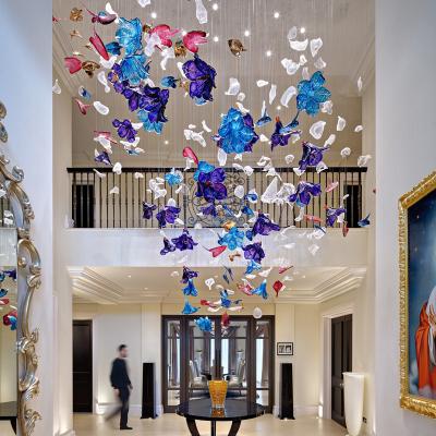 China Modern Customize Hotel Modern Gallery Creative Art Hanging Flower Blue Petal Red Decorative Chandelier Lamp for sale