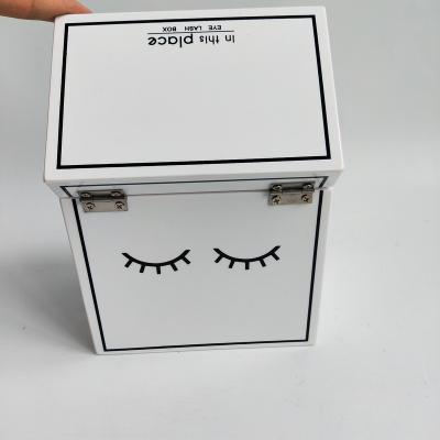 China Makeup Custom Eyelash Counter Palette Display Acrylic Eyeshadow Display Stand for sale