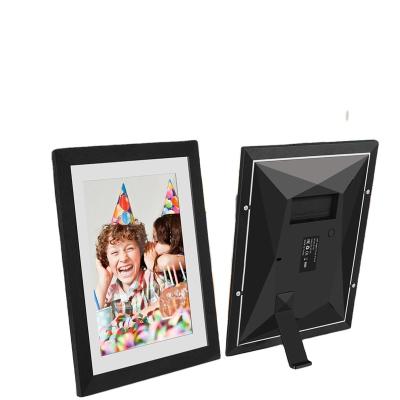 China Wifi Apps Frameo 10.1 Inch IPS 800*1280 Digital Photo Picture Frame With Wifi Share Your Moment By Phone for sale