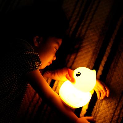 China 2021 New Design Customizable High Quality Yellow Color Changing PVC LED Rubber Duck Light For Wholesale for sale