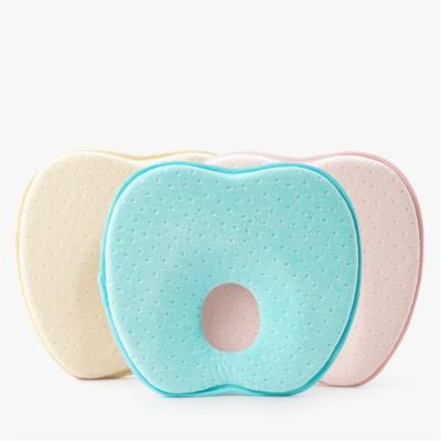 China Anti-Static Mom's Baby's Choice Apple Shape Sleep Pillows Made Of 80D Memory Foam 100% Cotton Baby Pillow Set for sale