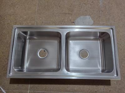 China Big Size Equal Bowl Kitchen Stainless Steel Double Bowl Sink for sale