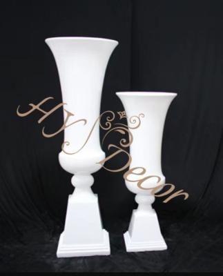 China Bohemian HY Home Table White Gold Stand Pedetal Wedding Events Resin Fiber Glass Trumpet Vase for Wedding Centerpieces for sale