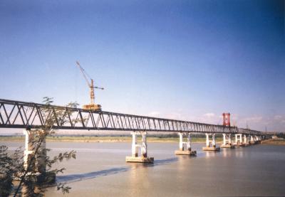 China Puente peatonal temporal del braguero de acero del funcionamiento con la superficie de la pintura en venta