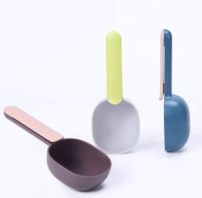 China Wholesale Multi Function Sustainable Use Pet Feeding Scoop Eating Pet Scooper Dood Plastic Pet Spoon for sale