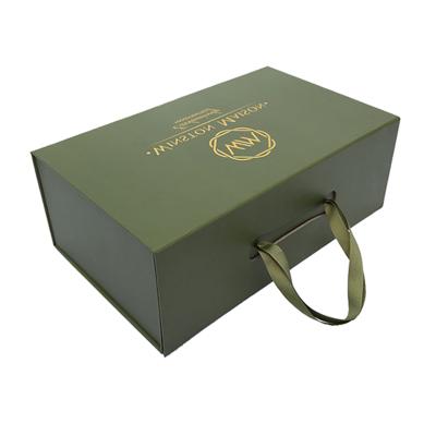 China Disposable Eco-friendly Customized Garment Shoes Packing Box With Handle for sale