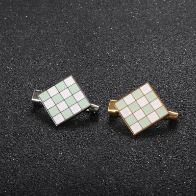 China FASHIONABLE Fresh Green Checkerboard Enamel Square Enamel White Drip Brooch Pin For Women Lady Daily Party Jewelry Gift for sale