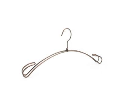 China High Quality Anti-Slip Electroplate 17 Inch Outdoor Adult Metal Hangers For Garment Shop for sale