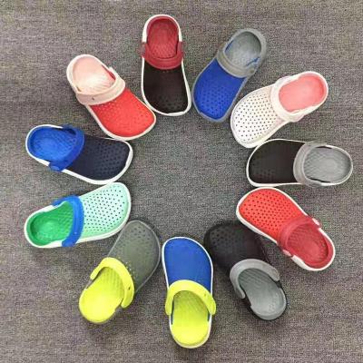 China 2023 new style children's massage clog cute colorful sandals for children girl boy baby outdoor comfortable shoes non-slip clog wholesale for sale