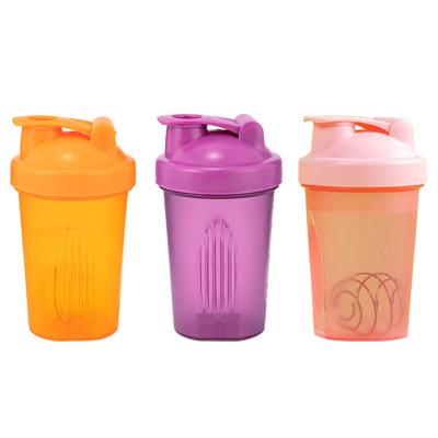 China Viable Custom Made Protein 400ml BPA Free Plastic Shaker Cup Portable Fitness Shaker Bottles en venta