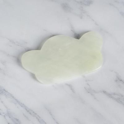 China Onregelmatige Groene Jade Gua Sha Massager Tool Ergonomisch Ontworpen Lichaam En Gezicht Guasha Te koop