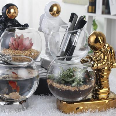 China China Astronaut Pen Holder Ornaments Desktop Decor Resin Character Wholesale Home Decoration Crafts Decorative Ornaments for sale