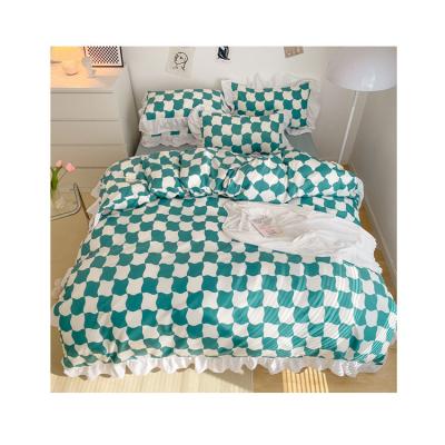 China Viable High Quality 100% Polyester Plaid Print Lace Bedding Set For Hotel for sale