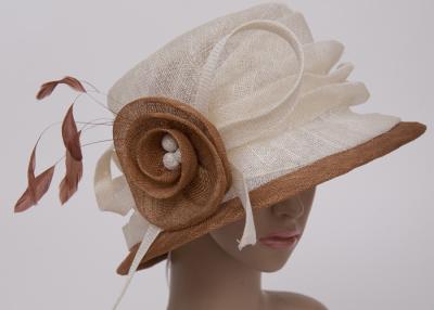 Cina Cappelli bianchi con il bordo di 8.5cm, cappelli delle signore Sinamay di candeggio di Fascinators Sinamay del fiore in vendita