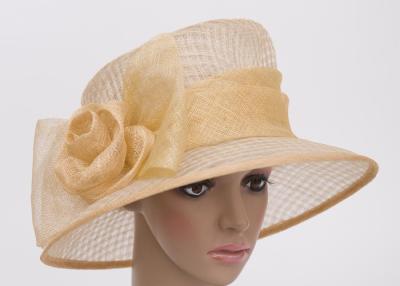 Chine chapeaux ens ivoire naturels de dames Sinamay de bord de 9cm avec le Bowknot, chapeaux de dames Sun à vendre