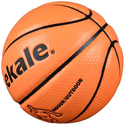 China Outdoor Game Glow In The Dark Light Up Sports Balls Custom Logo Size 7 Glowing Luminous Basketball Ball for sale