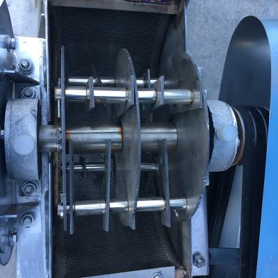 China Poultry Farm food ostrich grinding machine grain milling feed crusher corn beater mill crusher chipper shredder sawdust hammer mill for sale