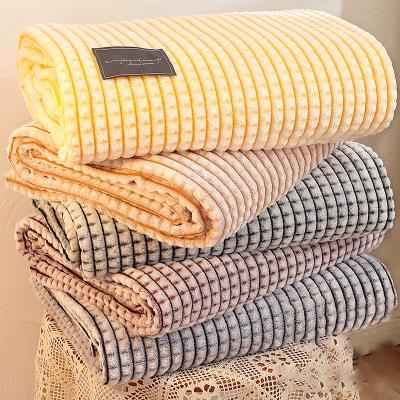 China Anti-pilling Custom Single Layer Microfiber Coral Flannel Fleece Throw Blankets Solid Color Supplier for sale