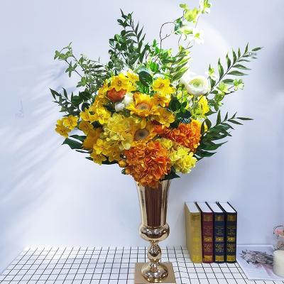 China Easy Modern High End Tall Centerpiece Gold Vases Flower Stand For Wedding Centerpieces for sale