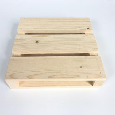 China Japan's Miniature Wooden Pallet Tripods utilize wooded hot pads to protect your Table from hot serving pans and dishes. Appropriate SAL for sale