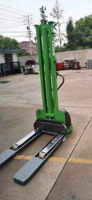 China 300.000kg Package Gross Weight Self Lifting Stacker Semi Electric and Full Electric for sale