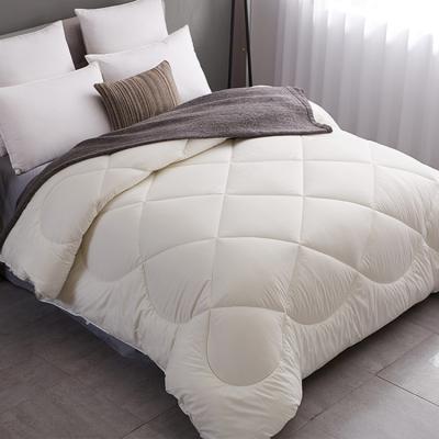 China Winter Comforter Home High End Comforter With Cotton Fabric And Wool Filling for sale