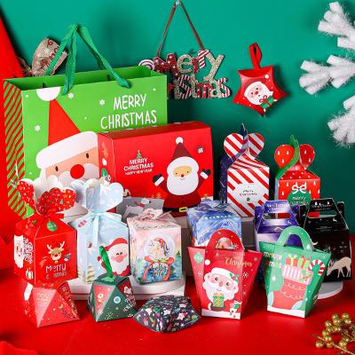 China Large 2021 Newcomer Christmas Gift Bags Recyclable Christmas Bag Cartoon Pattern Large Gift Package for sale