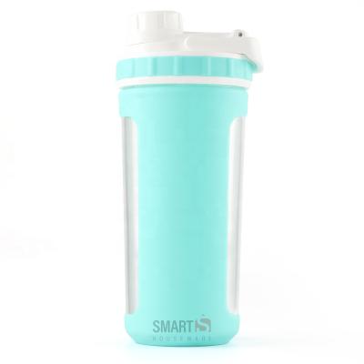 China 750ml Sustainable Glass Water Bottle With Silicone Sleeve Mint Empty Glass Water Bottle Protein Shaker for sale