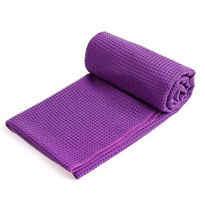 China Viable Quick Dry Non Slip Yoga Hot Towel With Dots Yoga Mat Towel Custom Printed Wholesale Sport Silicon Microfiber for sale