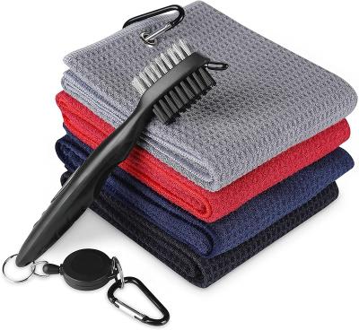 China Hot Sale Golf Towel Microfiber Waffle With Brush Clod Cleaner Tool With Golf Gifts Accessories Set 40*60cm for sale