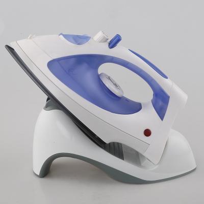 Cina Portable Hotel New Technology Lightweight Professional Industrial Stainless Steel Cordless 1800w Steam Iron in vendita