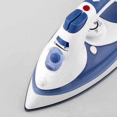 China Mini Electric Portable Vertical Steam Iron Clothes Bottle Steam Iron Handheld Clothes Steamer New Design for sale