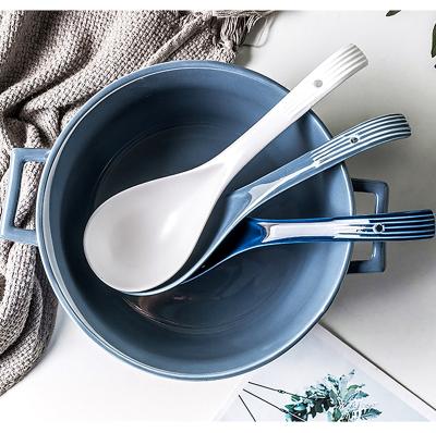 China Blue And White Ceramic Spoon Common Hotel Buffet Pocket Size Soup Western Tableware Stored For Christmas for sale