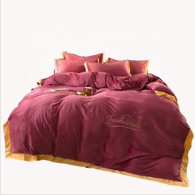 China Factory Price Custom Hot Sale September Microfiber Velvet Custom Logo Printing Comforter for sale