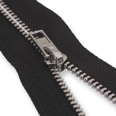 China Hot Sale Metal Long Chain Zipper Zipper Metal Shiny Closed Teeth Metal Zipper for sale