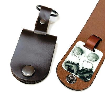 China Keepsake Gift YY Personalized Genuine Leather Key Chain With Photo Frame For Dad Gifts for sale