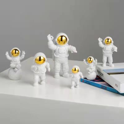 China Color Nordic Desktop Creative Astronaut Gold Silver Gold Decoration Room Europe Style Gifts Plastic Crafts Ornaments Small for sale