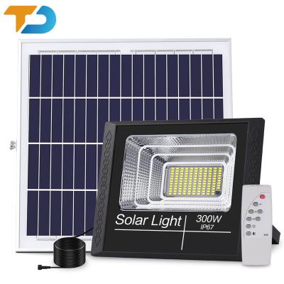 China Garden flood light sri lanka for outdoor100w 200w 300w IP67 waterproof garden solar outdoor LED solar flood light for sale