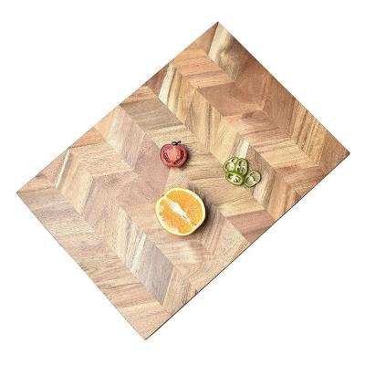 China New Fashion Sustainable Custom Wooden Cutting Board Elegant Chopper for sale