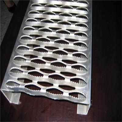 China Anti Slip Decorative Perforated Metal Sheet Tread Plate Anti Slip Grid for sale